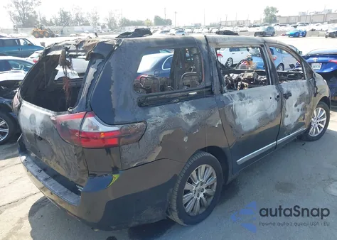 2017 Toyota Sienna Limited Premium 7 Passenger z USA, uszkodzony, nr VIN 5TDDZ3DC6HS160678